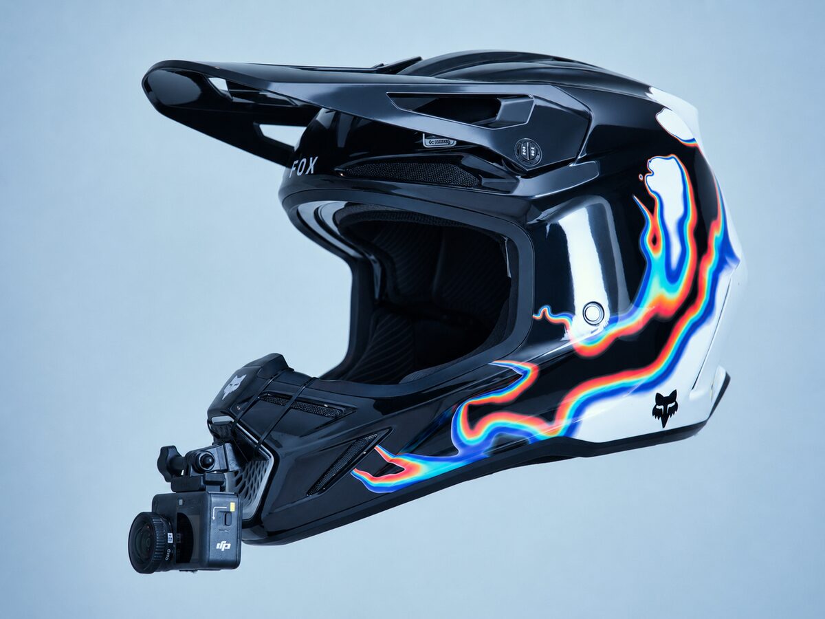 Fox Racing V3 — GoPro montiert
