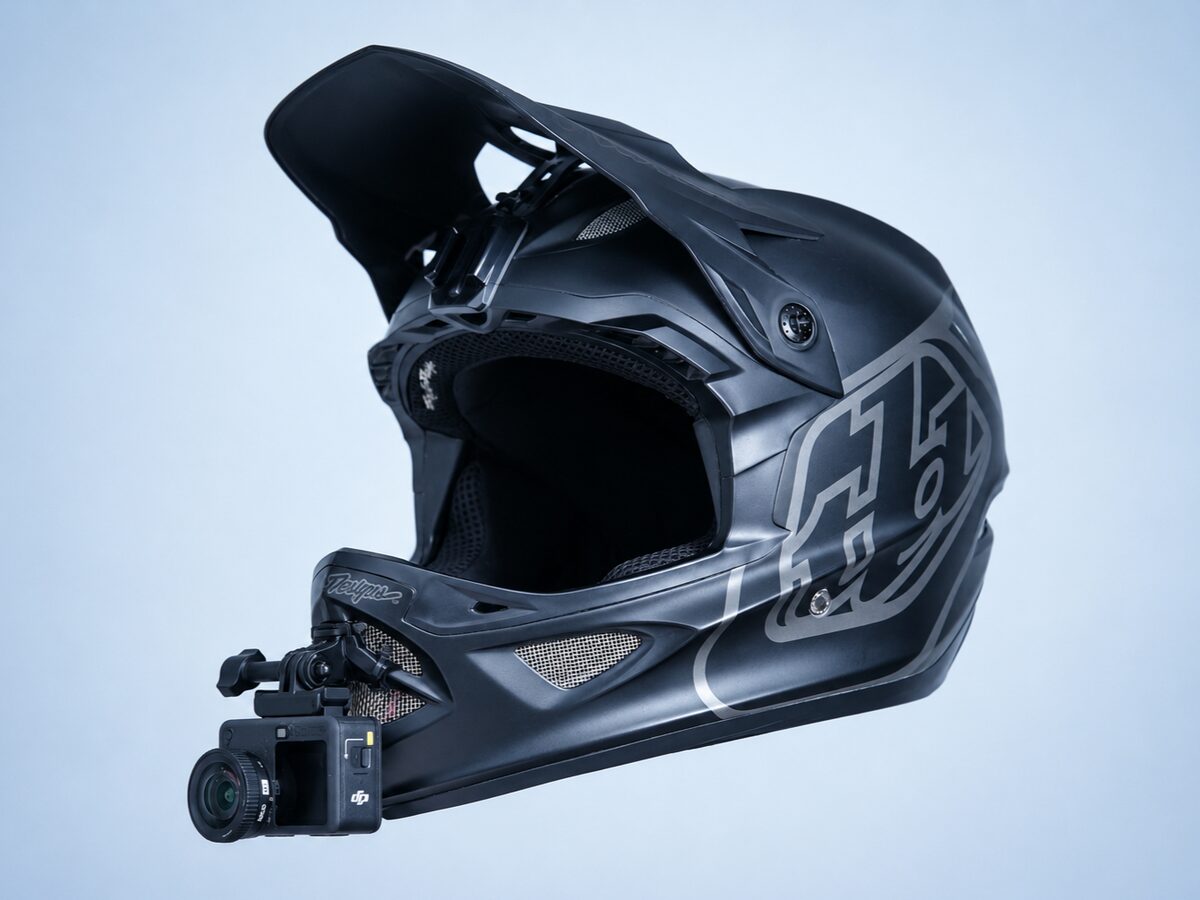 Troy Lee Designs D3 — GoPro montiert