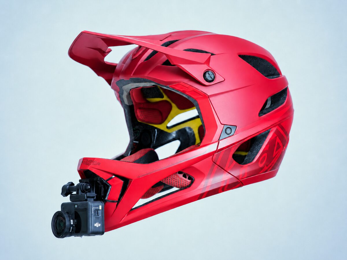 Troy Lee Designs Stage — GoPro montiert